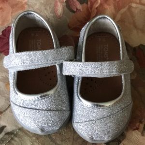 Size T4 Silver Glitter Toms